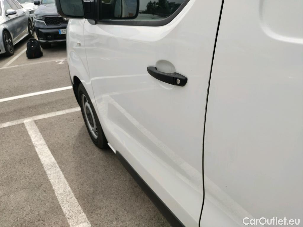  Toyota  Proace TOYOTA  / 2016 / 4P / furgón FU. MEDIO (L1) 2.0D 90kW COMFORT CARGA + #18