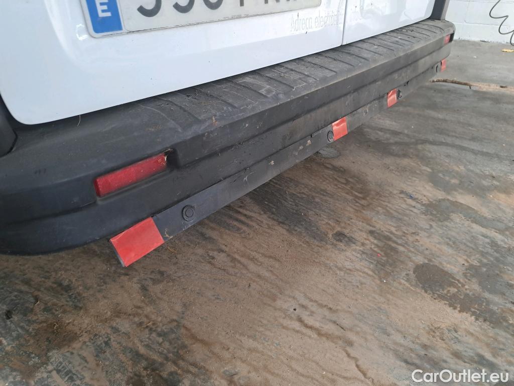  Renault  Trafic  III Furgón L1H1 2 7t 1.6 dCi 120CV MT6 E6 #80