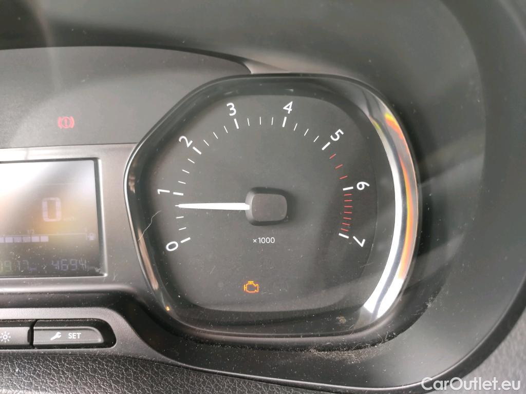  Toyota  Proace TOYOTA  / 2016 / 4P / furgón FU. MEDIO (L1) 2.0D 90kW COMFORT CARGA + #33