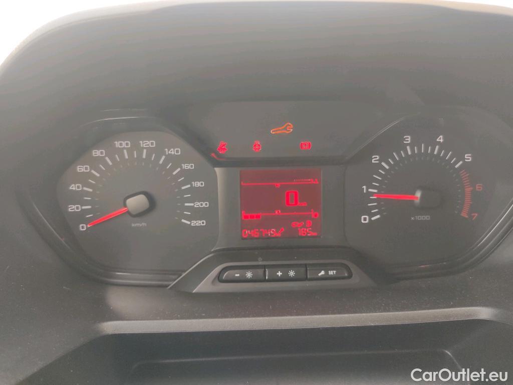  Peugeot  Partner PEUGEOT  / 2018 / 3P / furgón derivado de turismo Pro Standard 600kg BlueHDi 73kW #39
