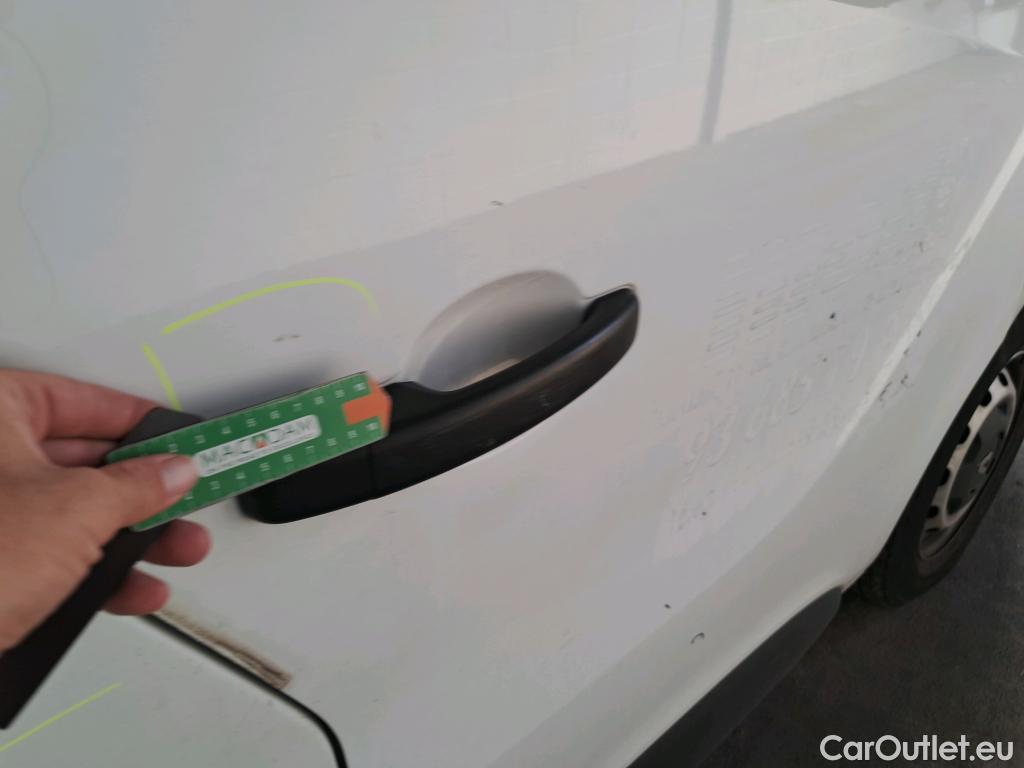  Renault  Trafic  III Furgón L1H1 2 7t 1.6 dCi 120CV MT6 E6 #30