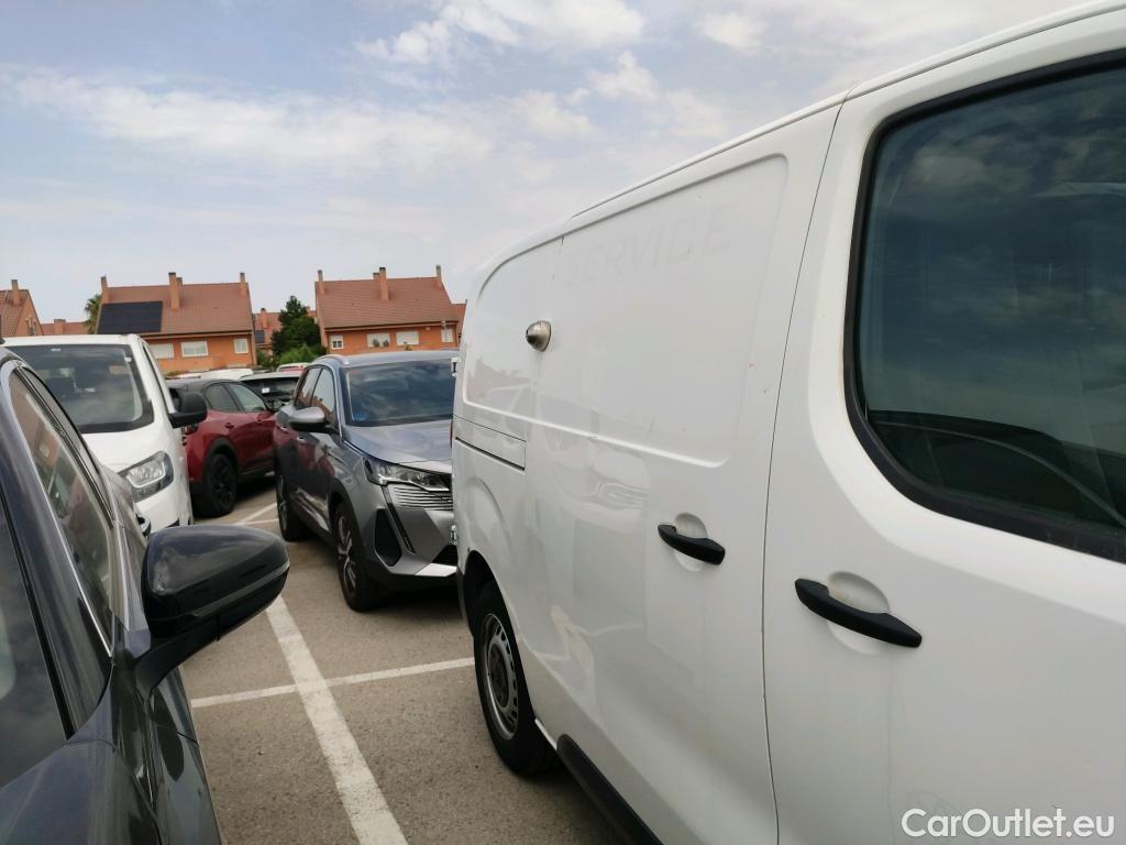  Toyota  Proace TOYOTA  / 2016 / 4P / furgón FU. MEDIO (L1) 2.0D 90kW COMFORT CARGA + #12