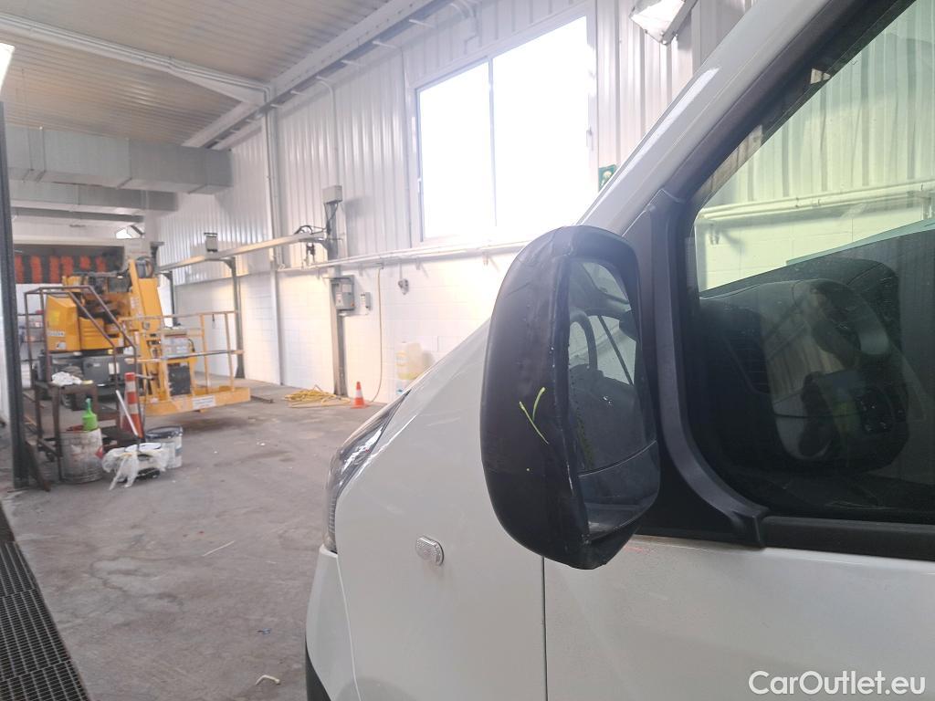  Renault  Trafic  III Furgón L1H1 2 7t 1.6 dCi 120CV MT6 E6 #1