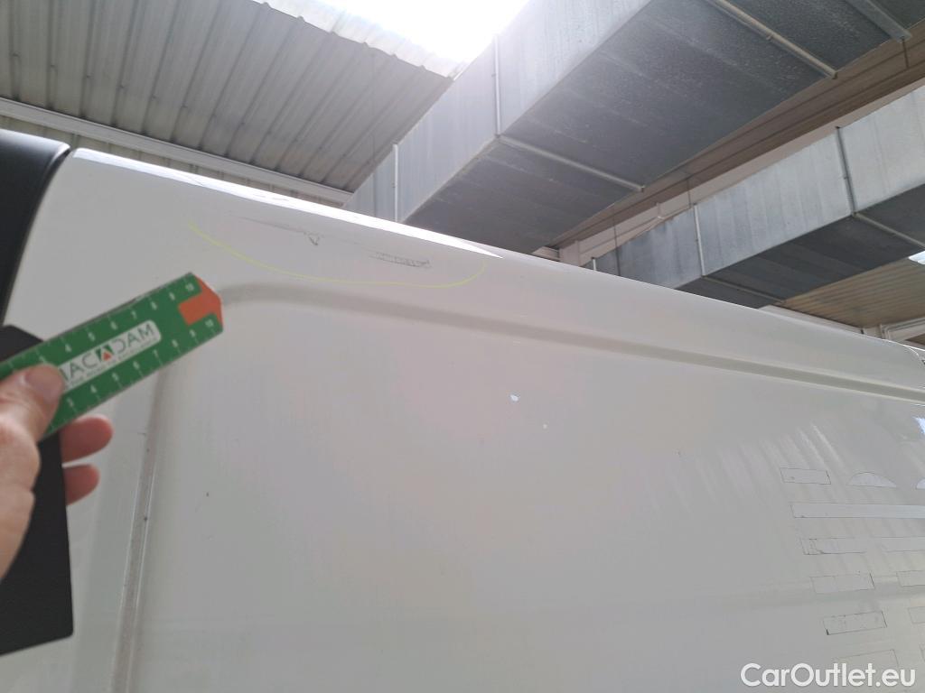  Renault  Trafic  III Furgón L1H1 2 7t 1.6 dCi 120CV MT6 E6 #60