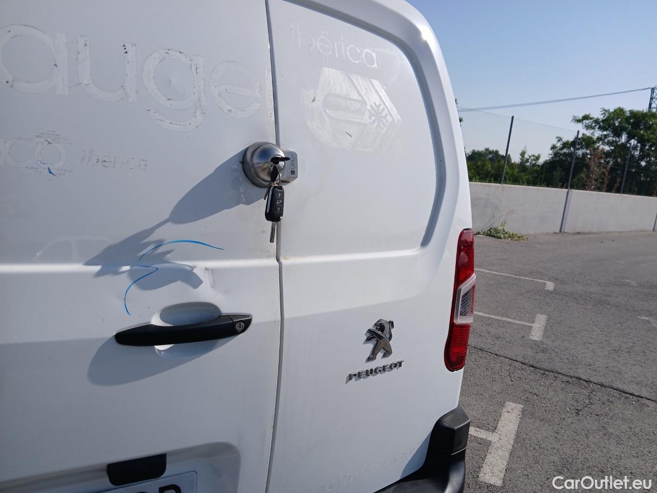  Peugeot  Partner PEUGEOT  / 2018 / 4P / furgón derivado de turismo Premium Long 1000kg BlueHDi 73kW #11