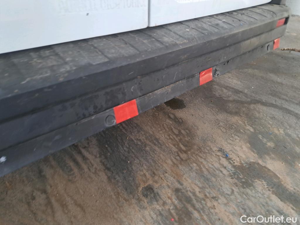  Renault  Trafic  III Furgón L1H1 2 7t 1.6 dCi 120CV MT6 E6 #81