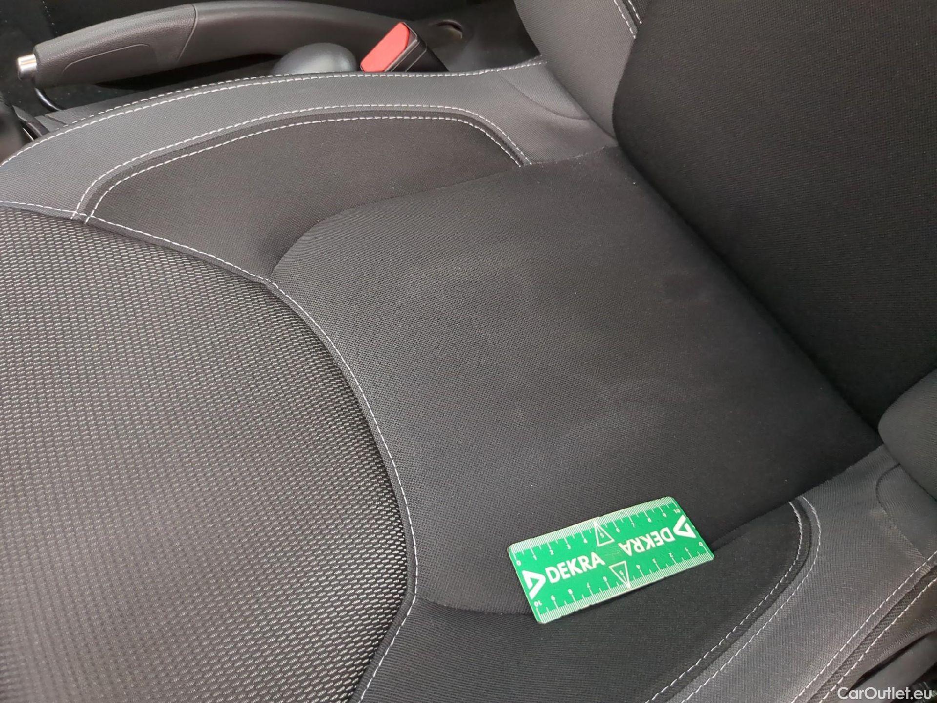  Renault  Clio  IV Air MediaNav 1.5 dCi 75CV BVM5 E6 #22