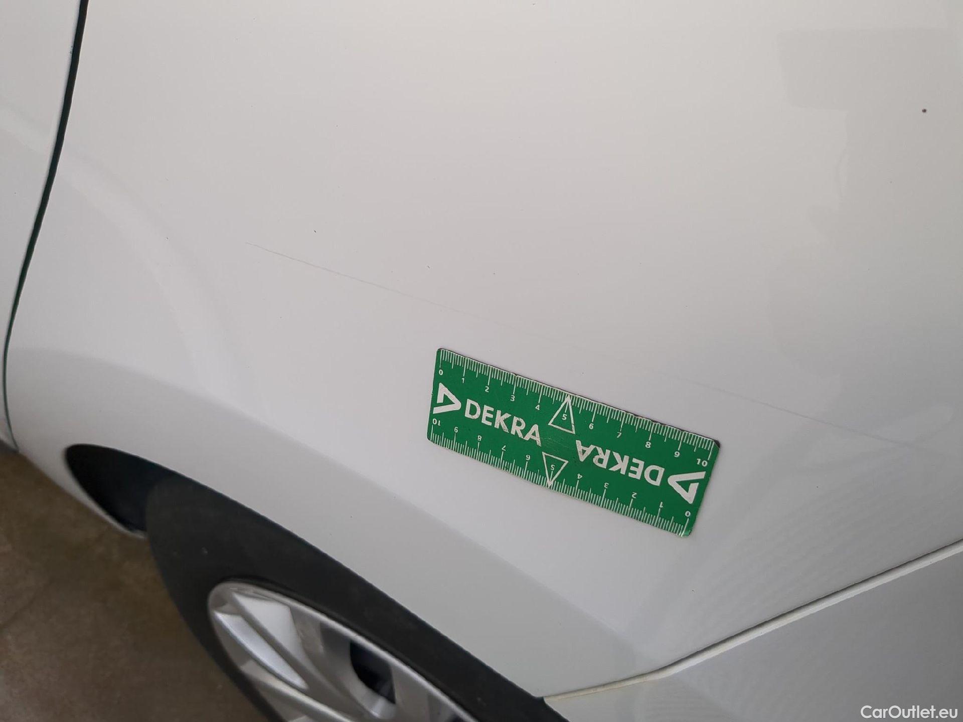  Renault  Clio  IV Air MediaNav 1.5 dCi 75CV BVM5 E6 #13