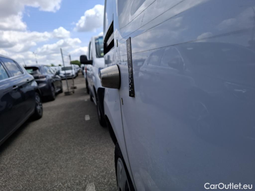  Renault  Kangoo RENAULT  Express / 2013 / 4P / Fourgonnette Extra R-Link dCi 75 #12