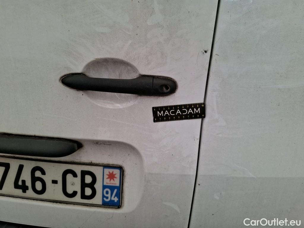  Renault  Kangoo RENAULT  Express / 2013 / 4P / Fourgonnette Extra R-Link dCi 75 #20