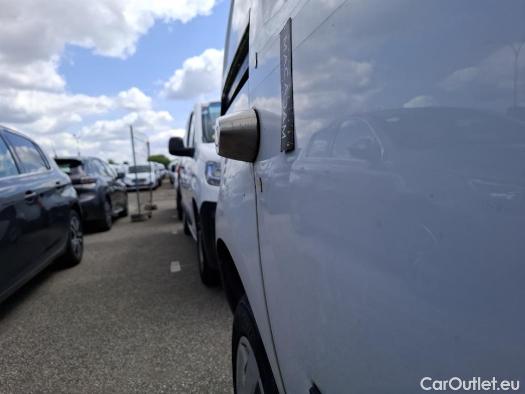 Renault  Kangoo RENAULT  Express / 2013 / 4P / Fourgonnette Extra R-Link dCi 75 #11