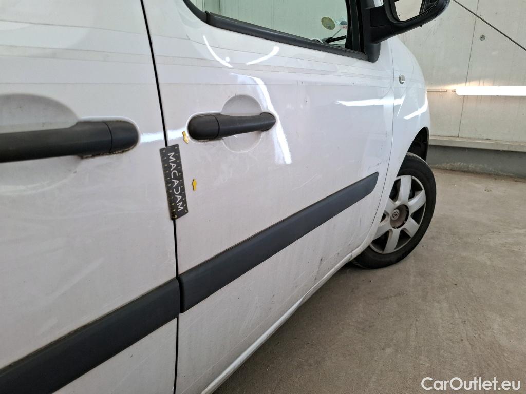  Renault  Kangoo RENAULT  Express / 2013 / 4P / Fourgonnette Extra R-Link dCi 75 #33