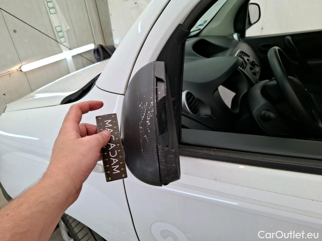  Renault  Kangoo RENAULT  Express / 2013 / 4P / Fourgonnette Extra R-Link dCi 75 #36