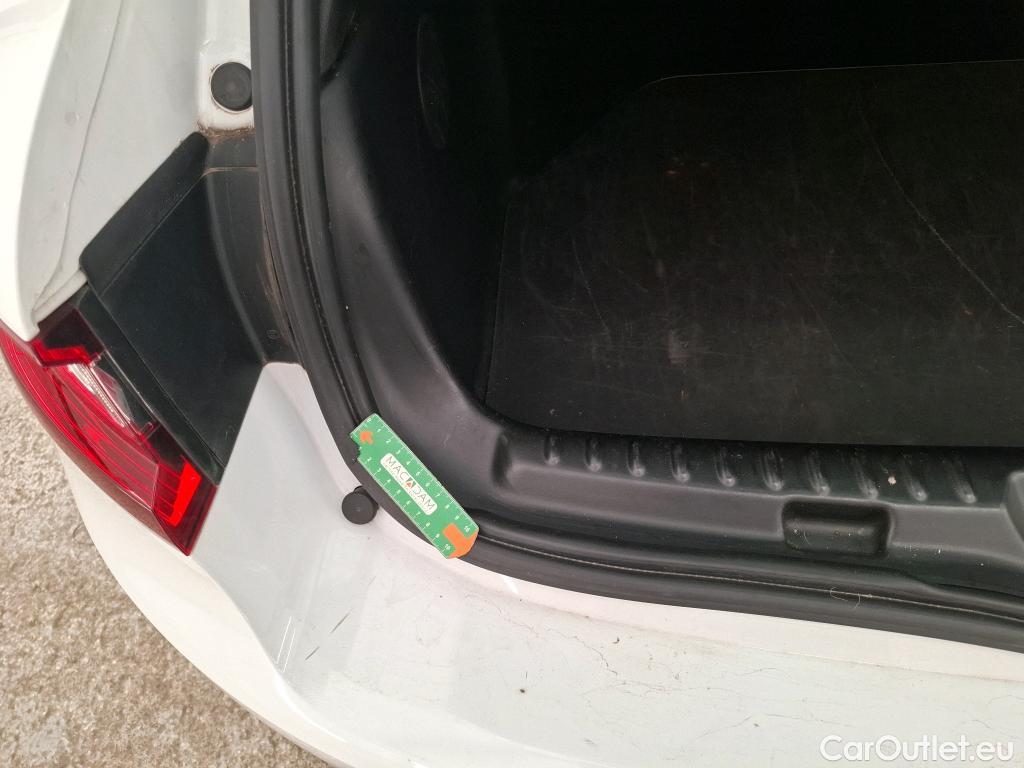  Renault  Megane RENAULT  SOCIETE VF 5p BER Air Nav réversible Energy dCi110 bi-corps VU #8