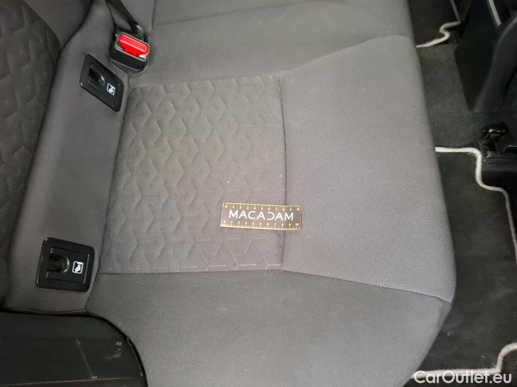 Toyota  Corolla TOYOTA  / 2018 / 5P / Berline Hybride 122h Dynamic Business Stage Acad #23