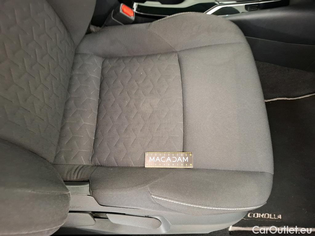  Toyota  Corolla TOYOTA  / 2018 / 5P / Berline Hybride 122h Dynamic Business Stage Acad #21