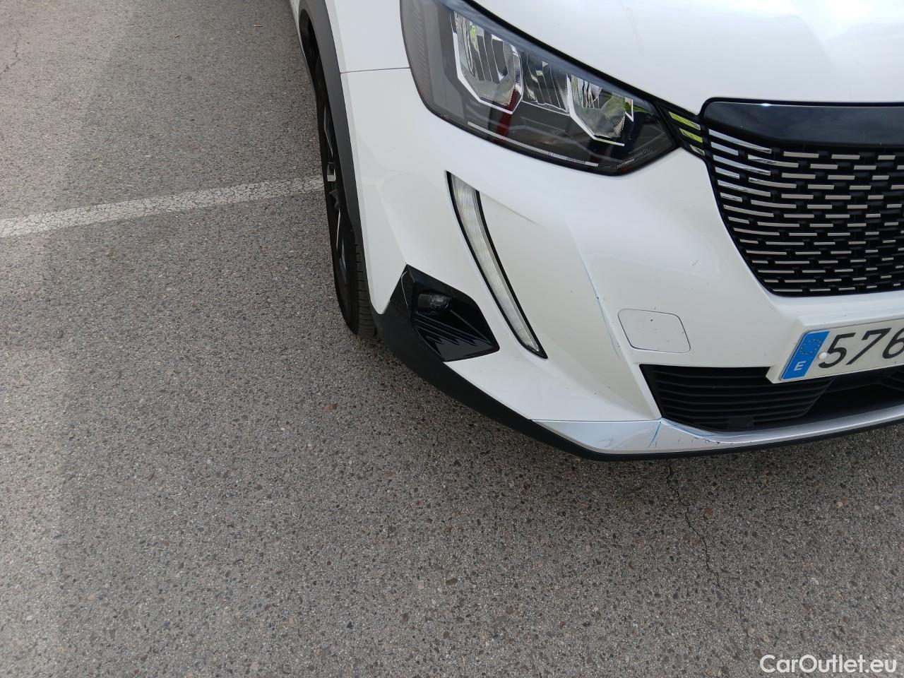  Peugeot  2008  Allure Pack 1.2 PureTech 130CV AT8 E6d #4