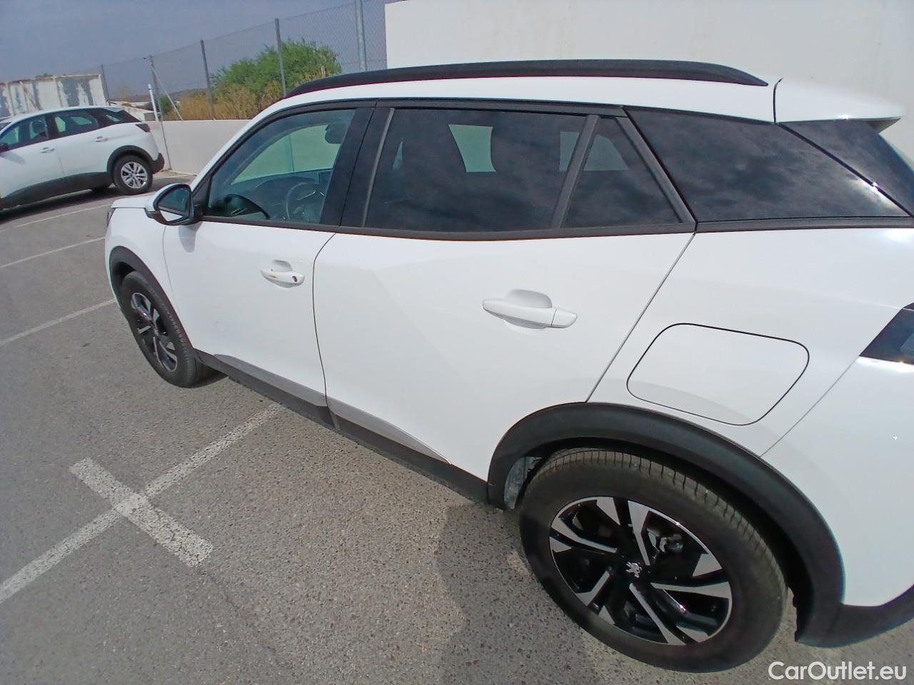  Peugeot  2008  Allure Pack 1.2 PureTech 130CV AT8 E6d #19