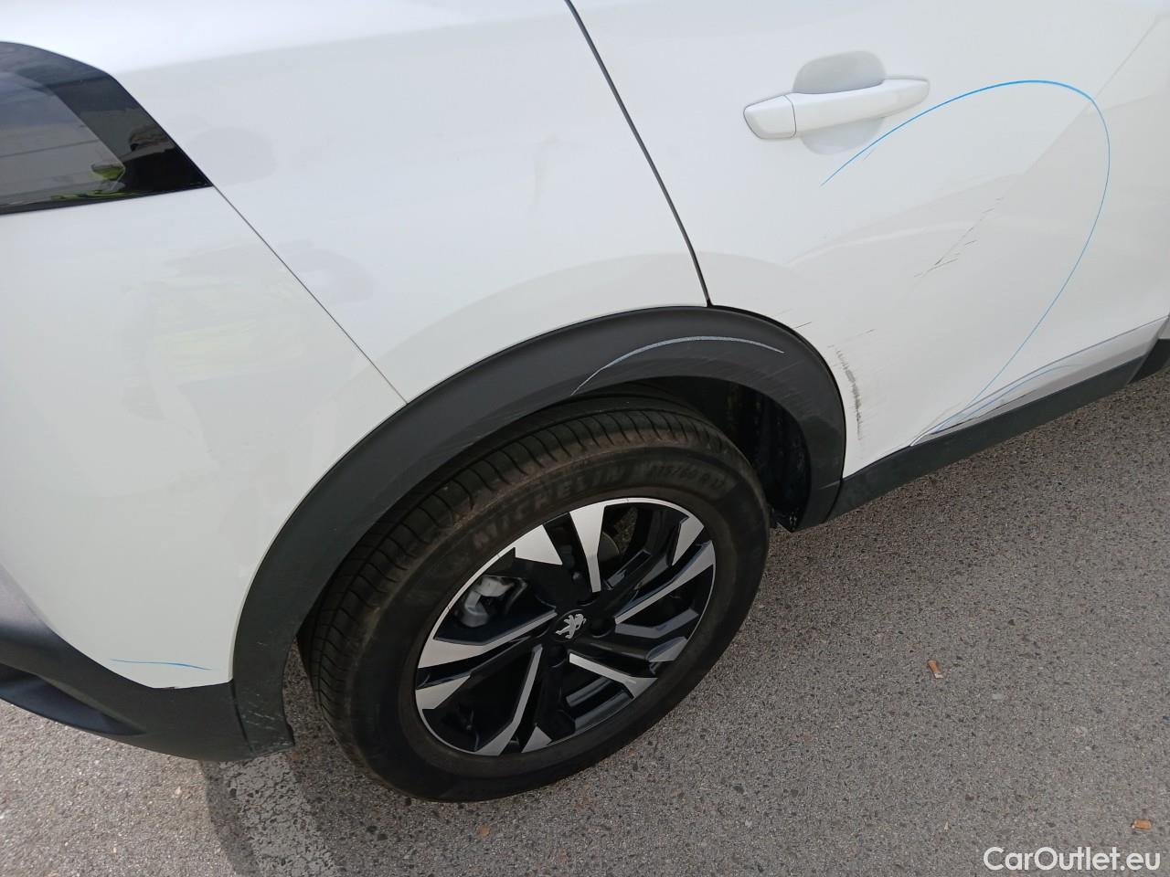  Peugeot  2008  Allure Pack 1.2 PureTech 130CV AT8 E6d #28