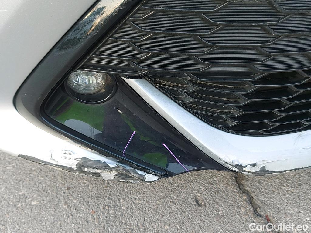  Toyota  Corolla TOYOTA  / 2019 / 5P / familiar 1.8 125H ACTIVE TECH E-CVT TOU SPORT #40