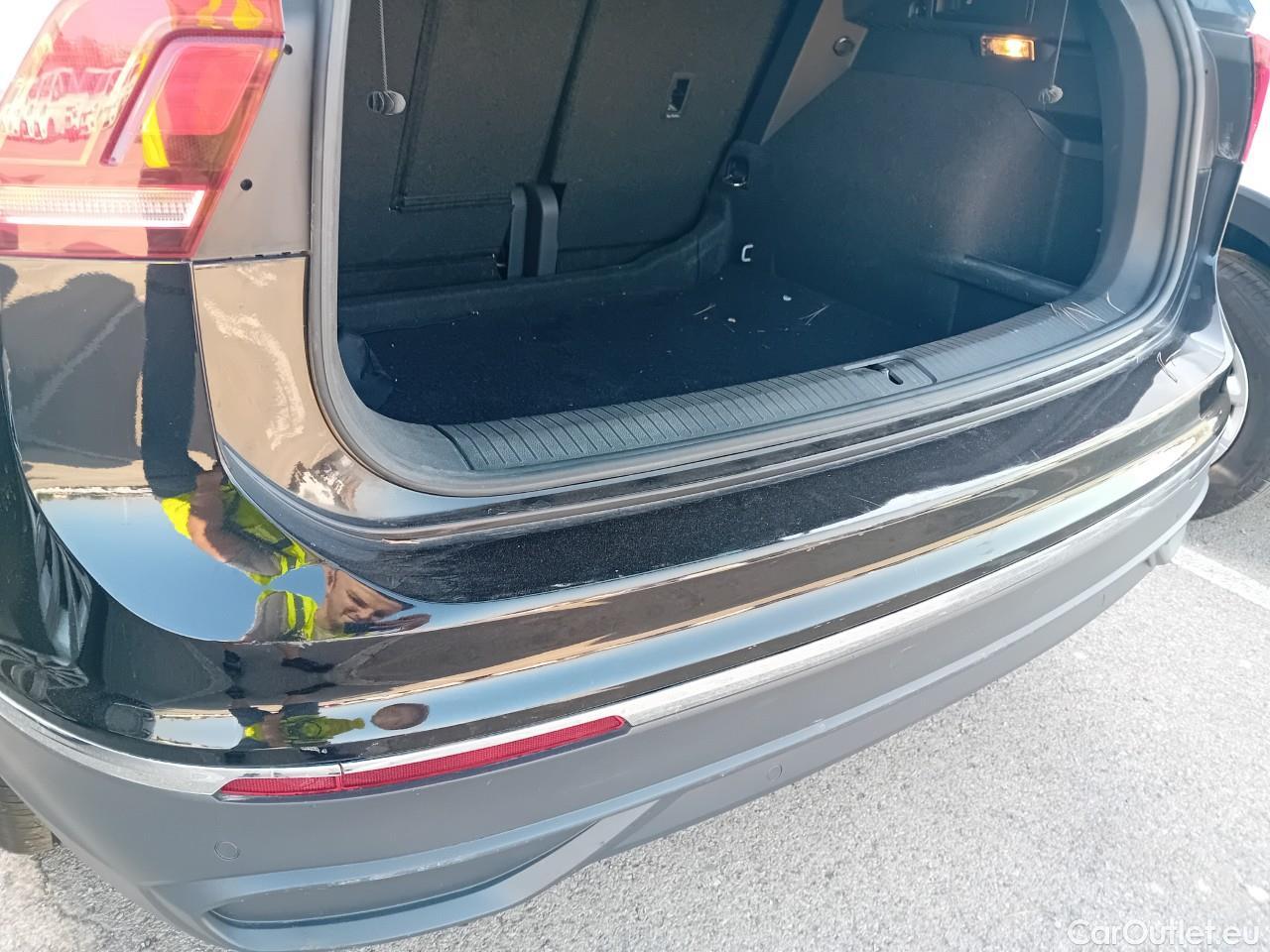 Volkswagen  Tiguan  Life 2.0 TDI 150CV AT7 E6d #9