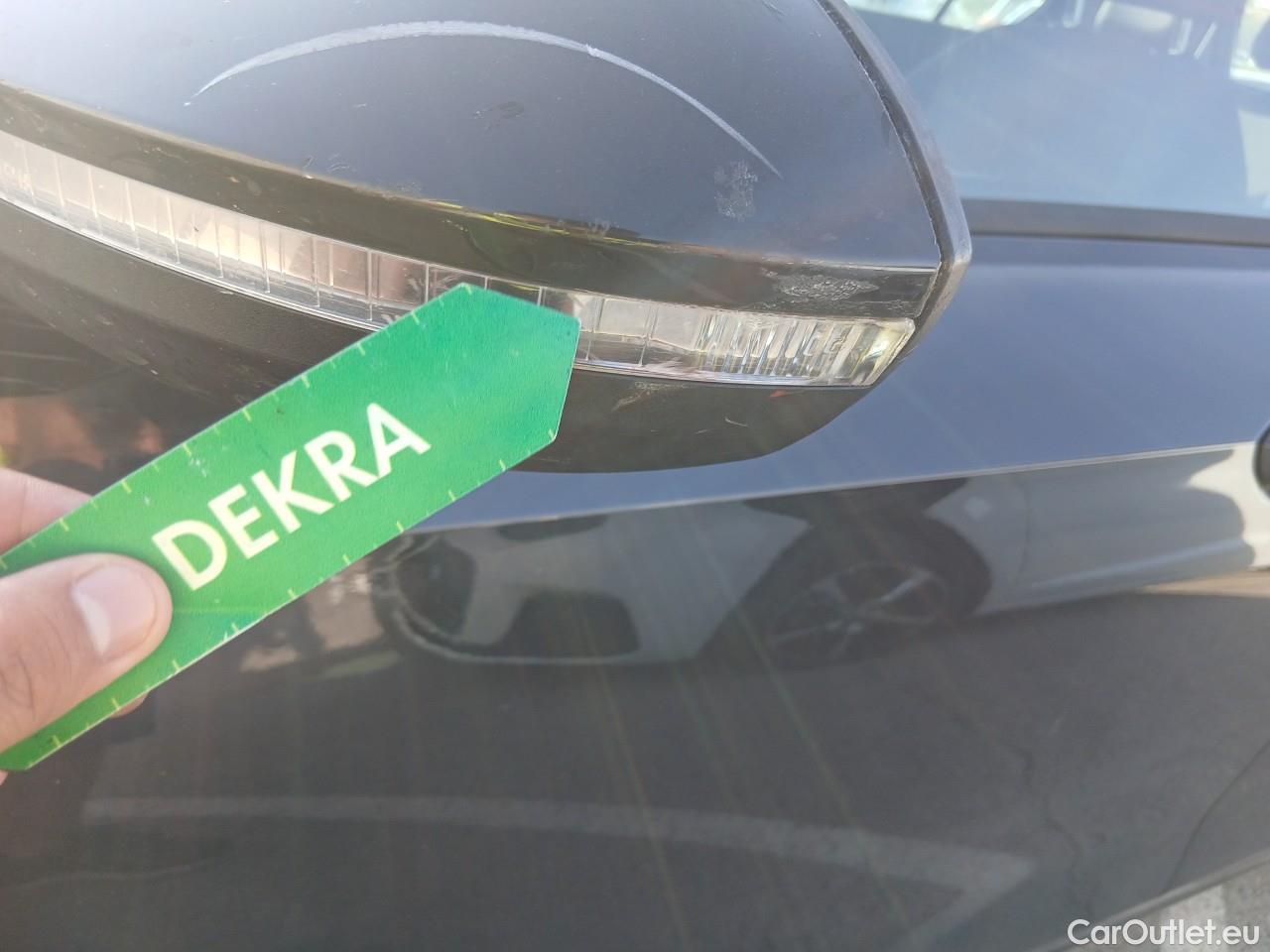  Volkswagen  Golf  VIII Berlina 2.0 TDI 115CV MT6 E6d #12