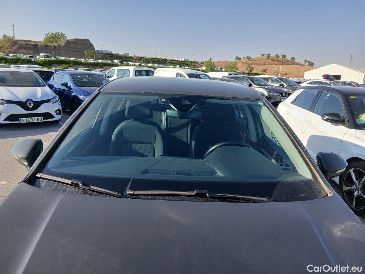  Volkswagen  Golf  VIII Berlina 2.0 TDI 115CV MT6 E6d #8