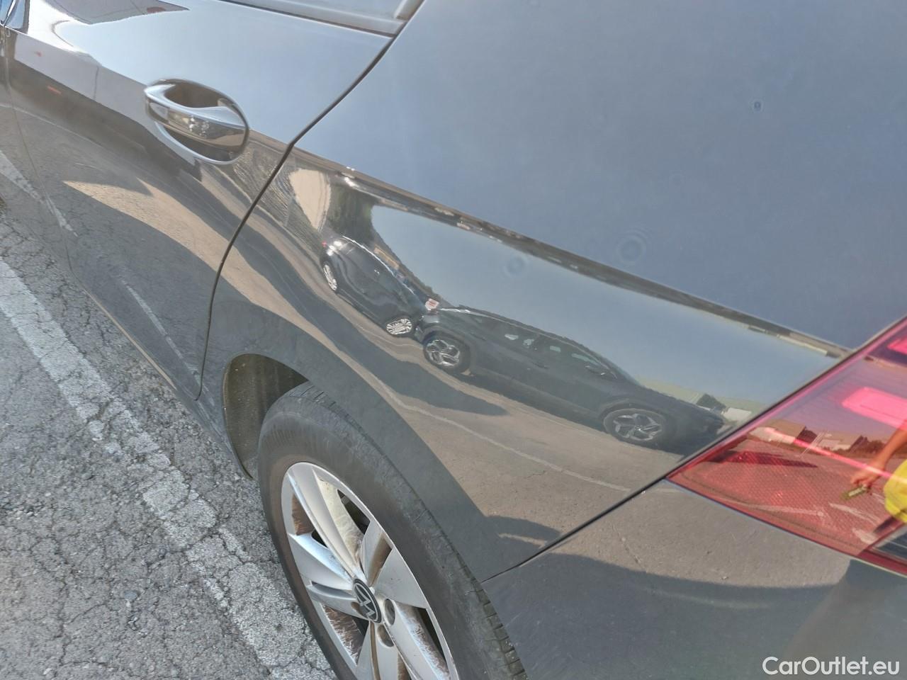  Volkswagen  Golf  VIII Berlina Life eTSI 1.0 TSI 110CV AT7 E6d #13
