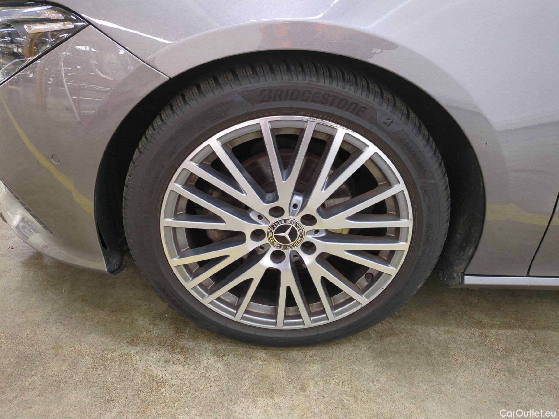  Mercedes  CLA-Klasse MERCEDES-BENZ CLA Coupe / 2019 / 4P / Coupé CLA 180 d Business Line #1
