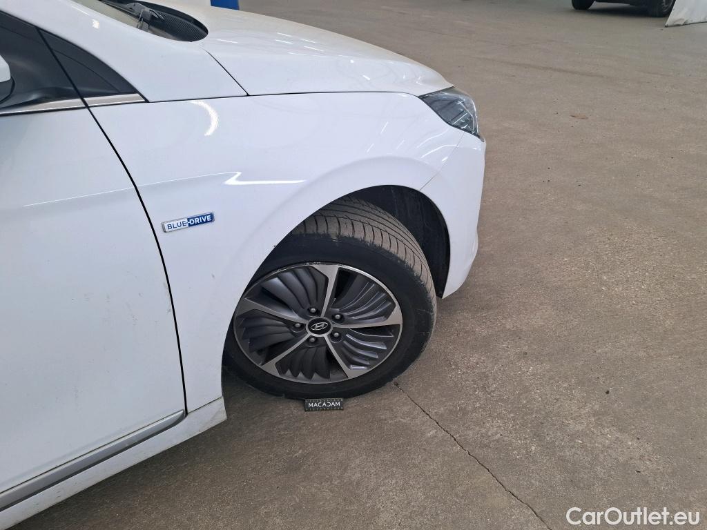  Hyundai   Ioniq HYUNDAI / 2019 / 5P / Berline plug-in hybrid Executive #20