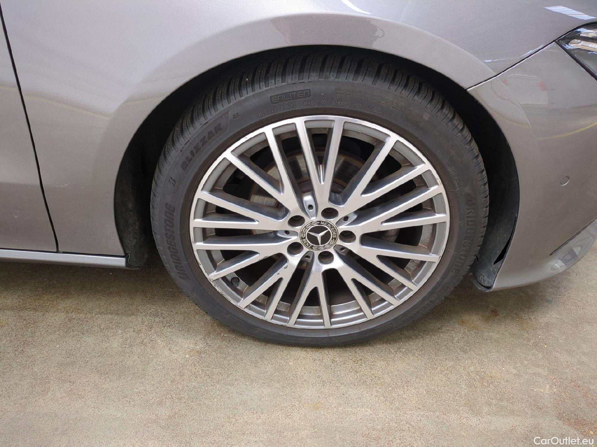  Mercedes  CLA-Klasse MERCEDES-BENZ CLA Coupe / 2019 / 4P / Coupé CLA 180 d Business Line #9
