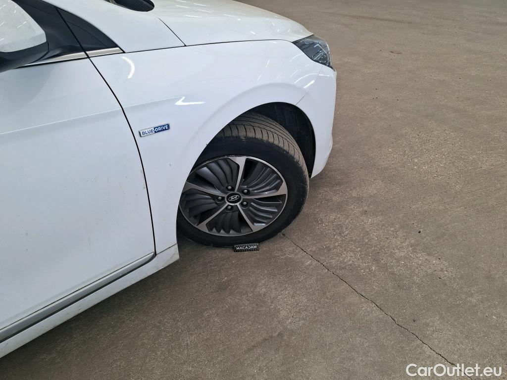  Hyundai   Ioniq HYUNDAI / 2019 / 5P / Berline plug-in hybrid Executive #17
