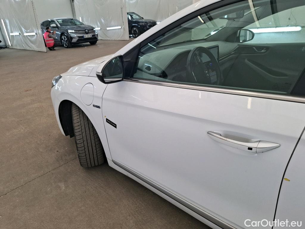  Hyundai   Ioniq HYUNDAI / 2019 / 5P / Berline plug-in hybrid Executive #6