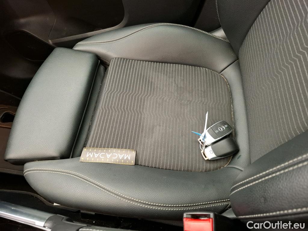  Mercedes  GLA MERCEDES-BENZ  / 2020 / 5P / SUV 2.0  200 D BUSINESS LINE DCT #38