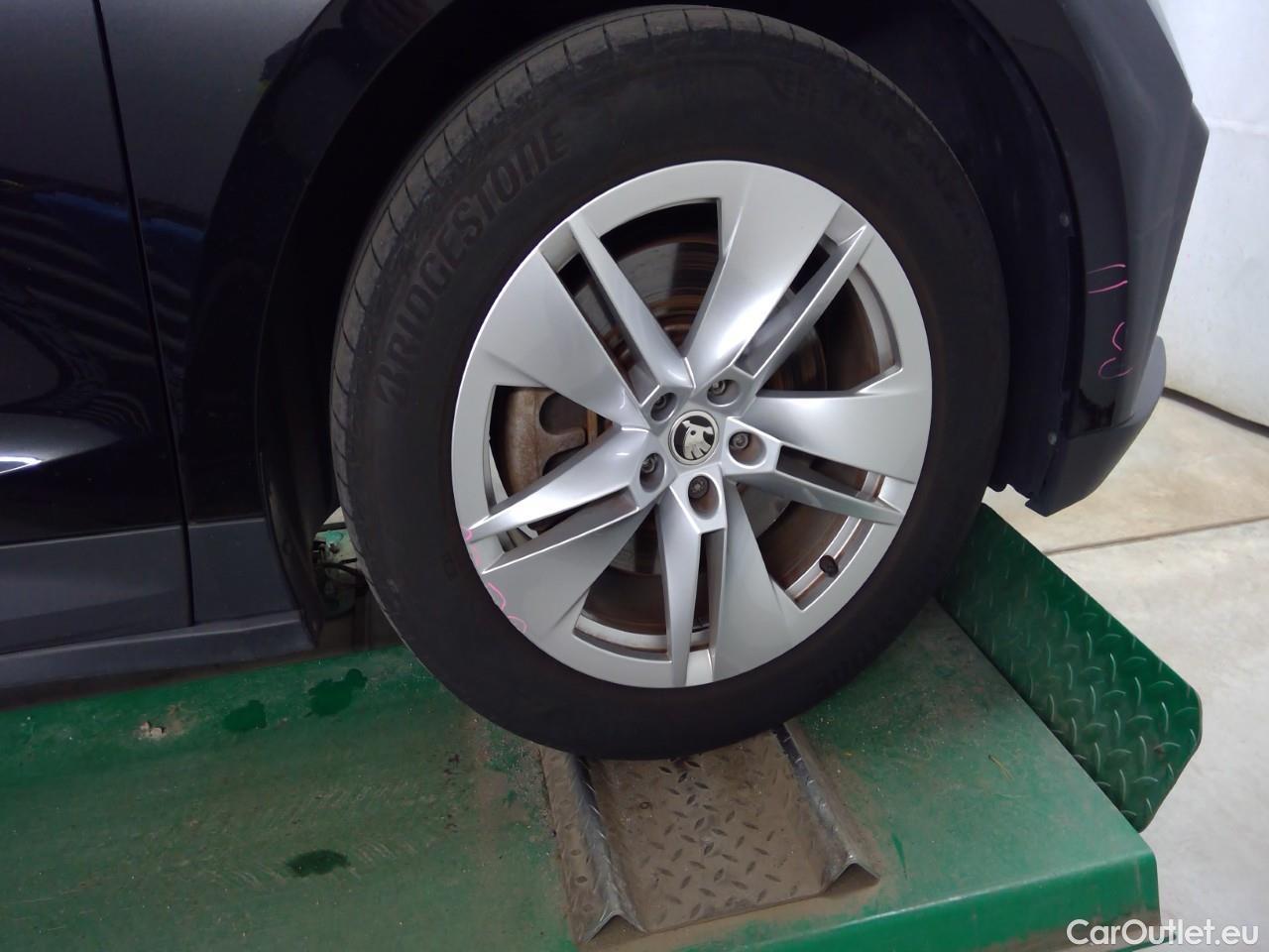  Skoda  ENYAQ  iV80 5d #25