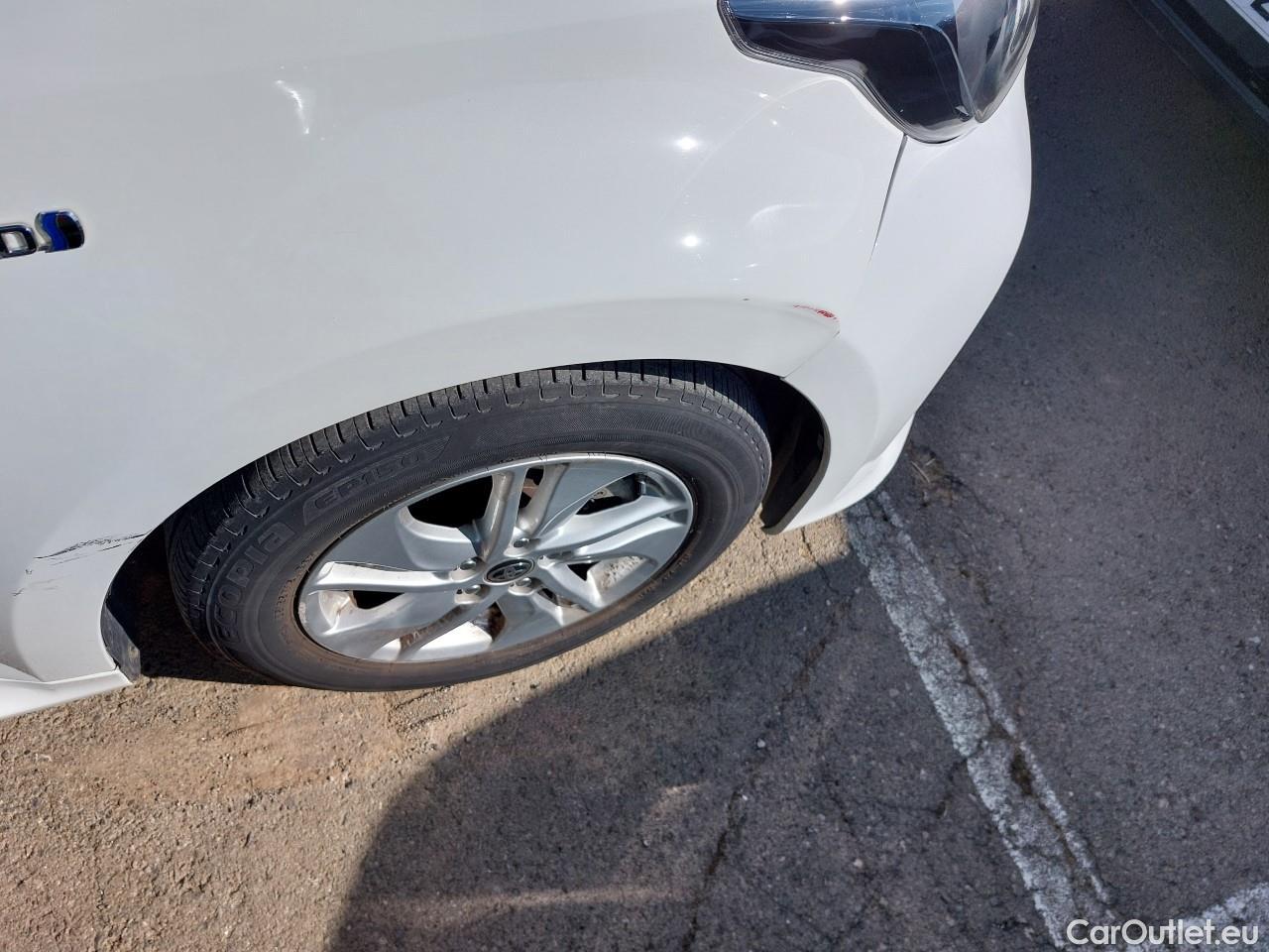  Toyota  Yaris TOYOTA  / 2020 / 5P / berlina con portón 1.5 120H Active Tech #24