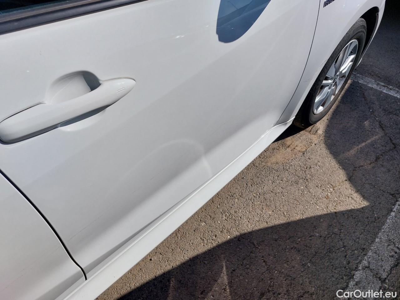  Toyota  Yaris TOYOTA  / 2020 / 5P / berlina con portón 1.5 120H Active Tech #18