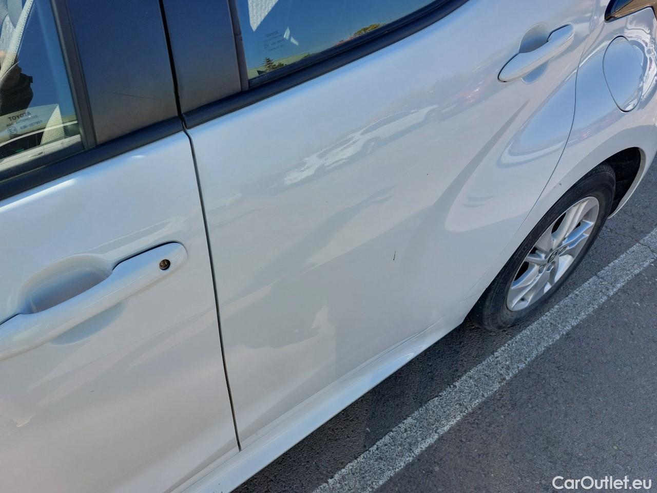  Toyota  Yaris TOYOTA  / 2020 / 5P / berlina con portón 1.5 120H Active Tech #9