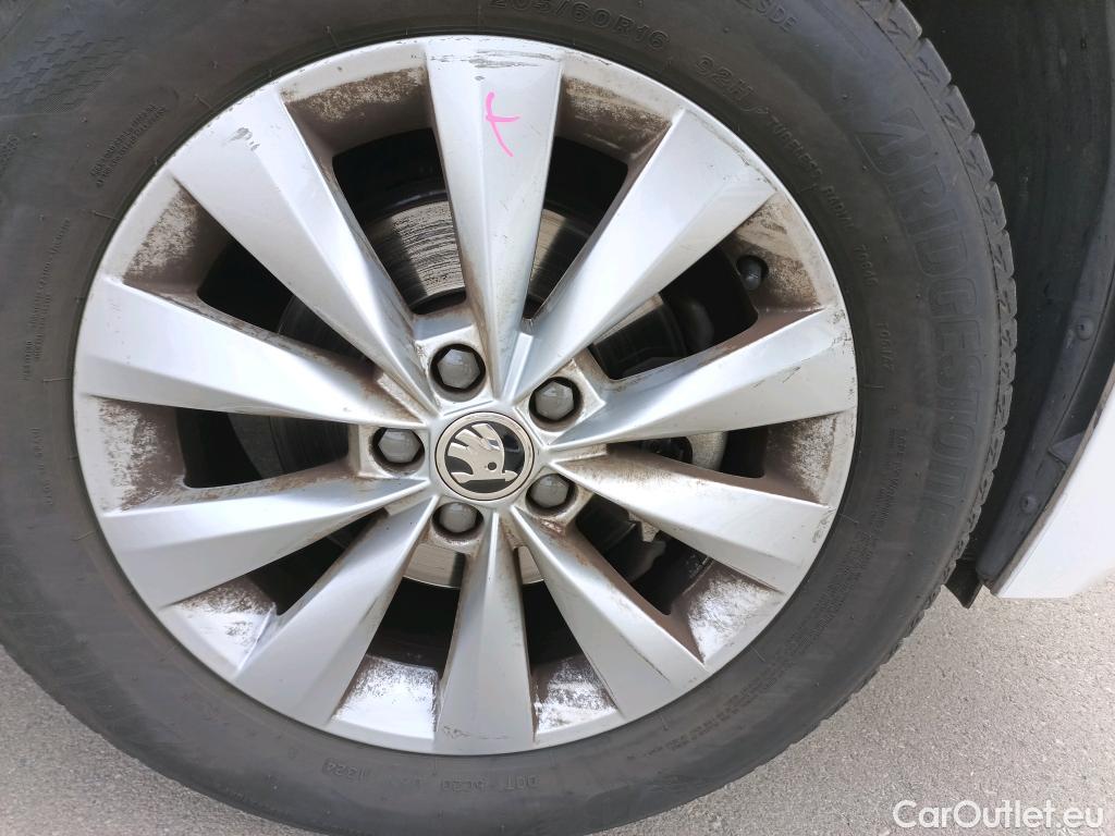  Skoda  KAMIQ SKODA  1.0 TSI 81kW (110CV) DSG Ambition #11