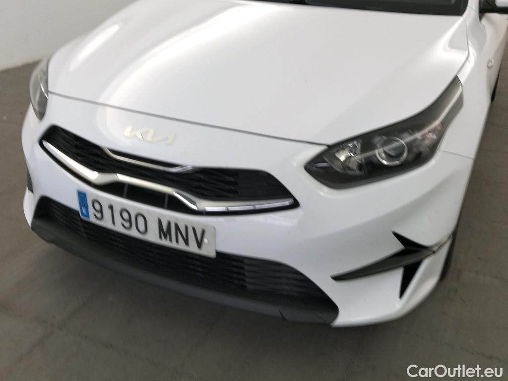  KIA  Cee'd KIA Ceed / 2021 / 5P / berlina con portón 1.6 MHEV iMT 100kW (136CV) Concept #7