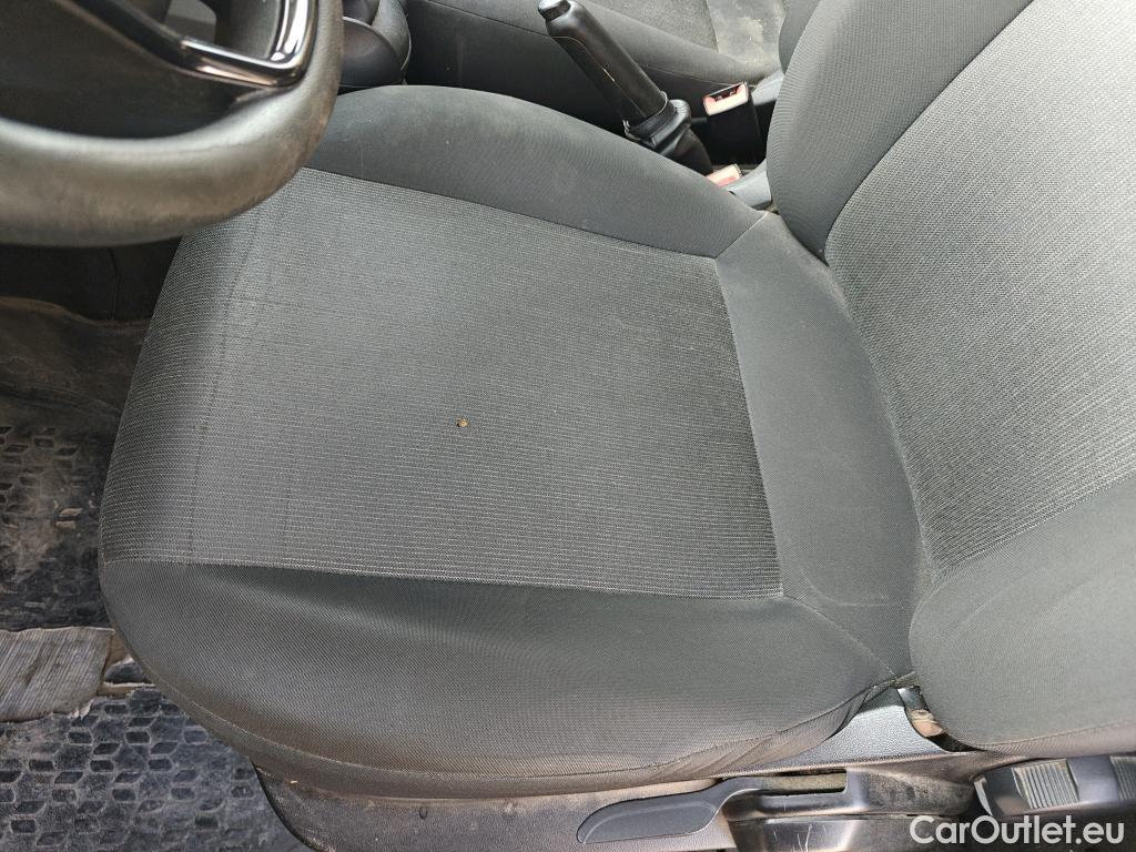  Fiat  Doblo FIAT Doblò Cargo/2015/4P/furgón derivado de turismo Cargo SX 1.3 Mjet 70 kW (95 CV) #54