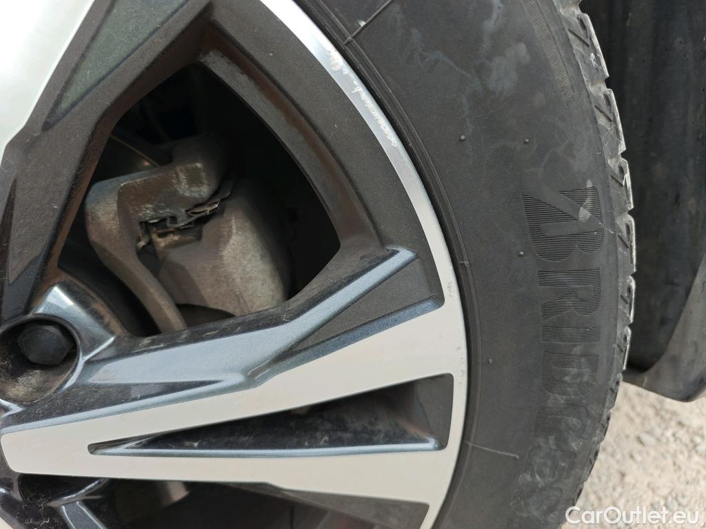  Nissan  Qashqai NISSAN  / 2017 / 5P / todoterreno DIG-T 103 kW (140 CV) E6D ACENTA #4