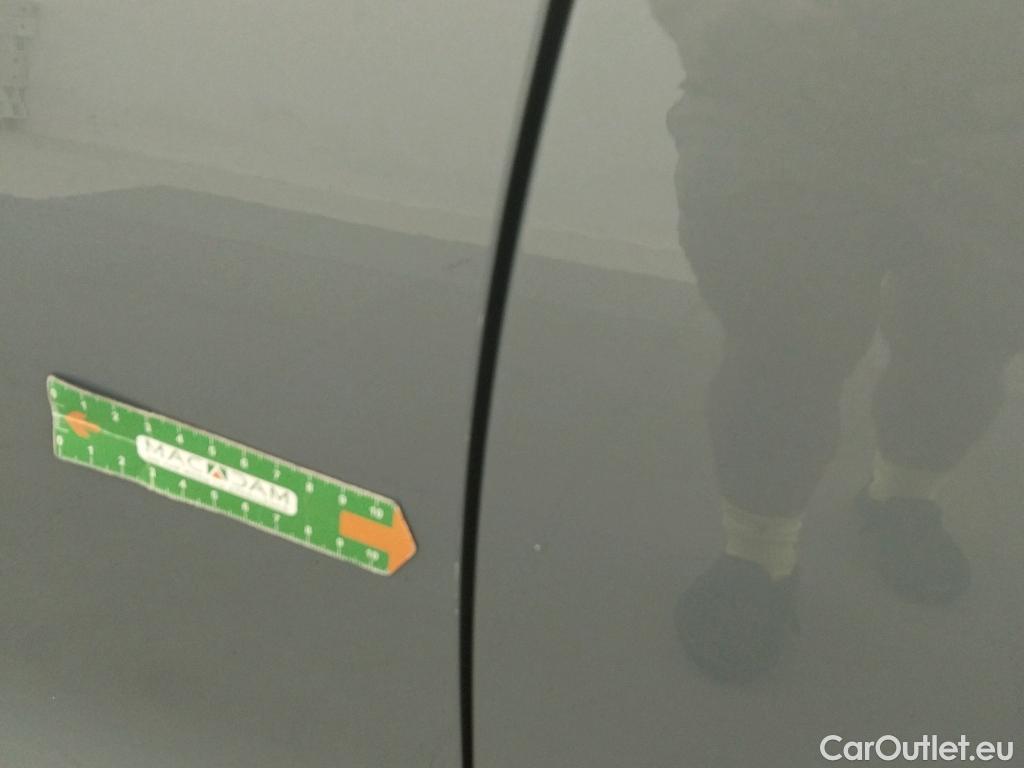  Volvo  V60 VOLVO  / 2018 / 5P / 2.0 B4 (D) Essential Auto #14