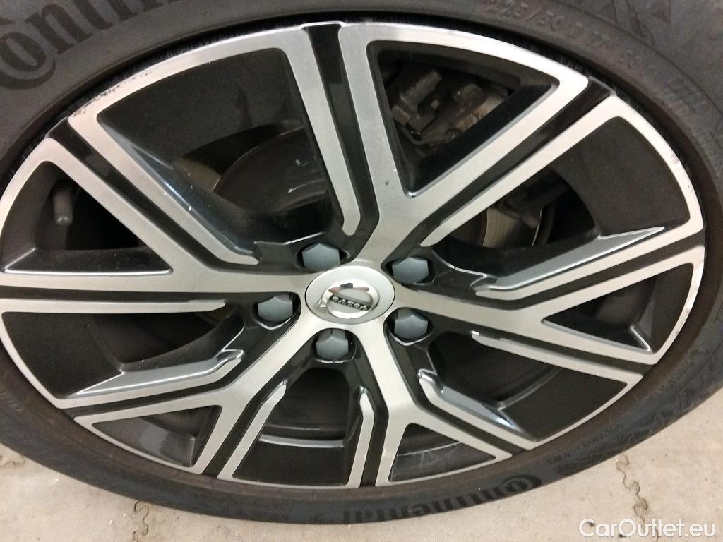  Volvo  V60 VOLVO  / 2018 / 5P / familiar 2.0 B4 (D) Essential Auto #9