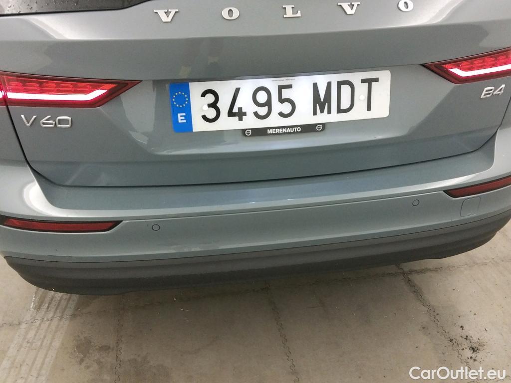  Volvo  V60 VOLVO  / 2018 / 5P / 2.0 B4 (D) Essential Auto #5