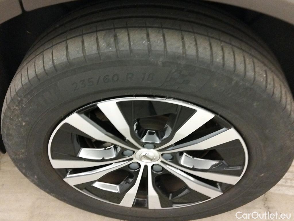  Volvo  XC60 VOLVO  / 2017 / 5P / todoterreno 2.0 T6 AWD Recharge Inscription Exp Auto #3