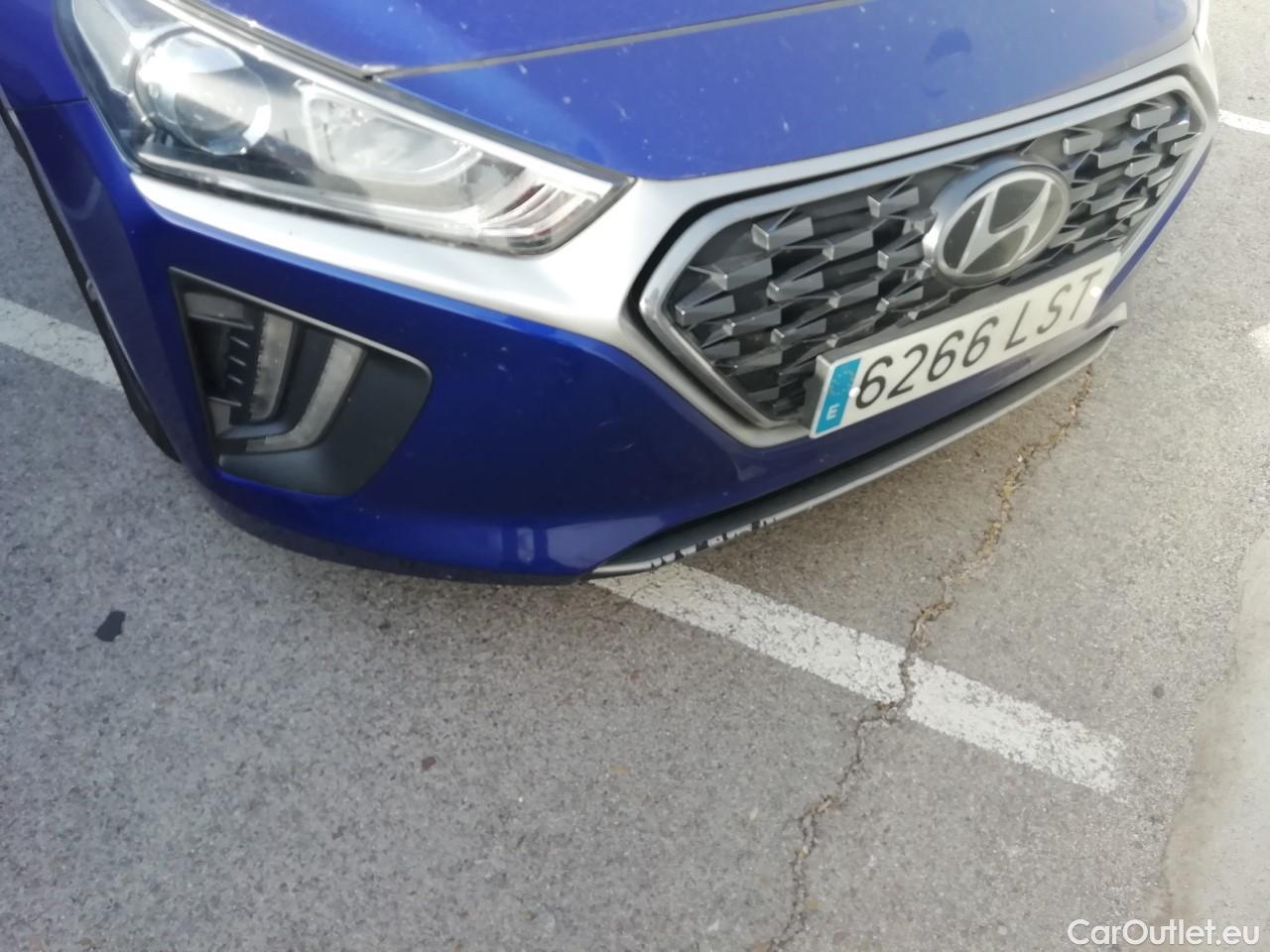  Hyundai   Ioniq HYUNDAI / 2019 / 5P / berlina con portón 1.6 GDI PHEV Klass DCT #1