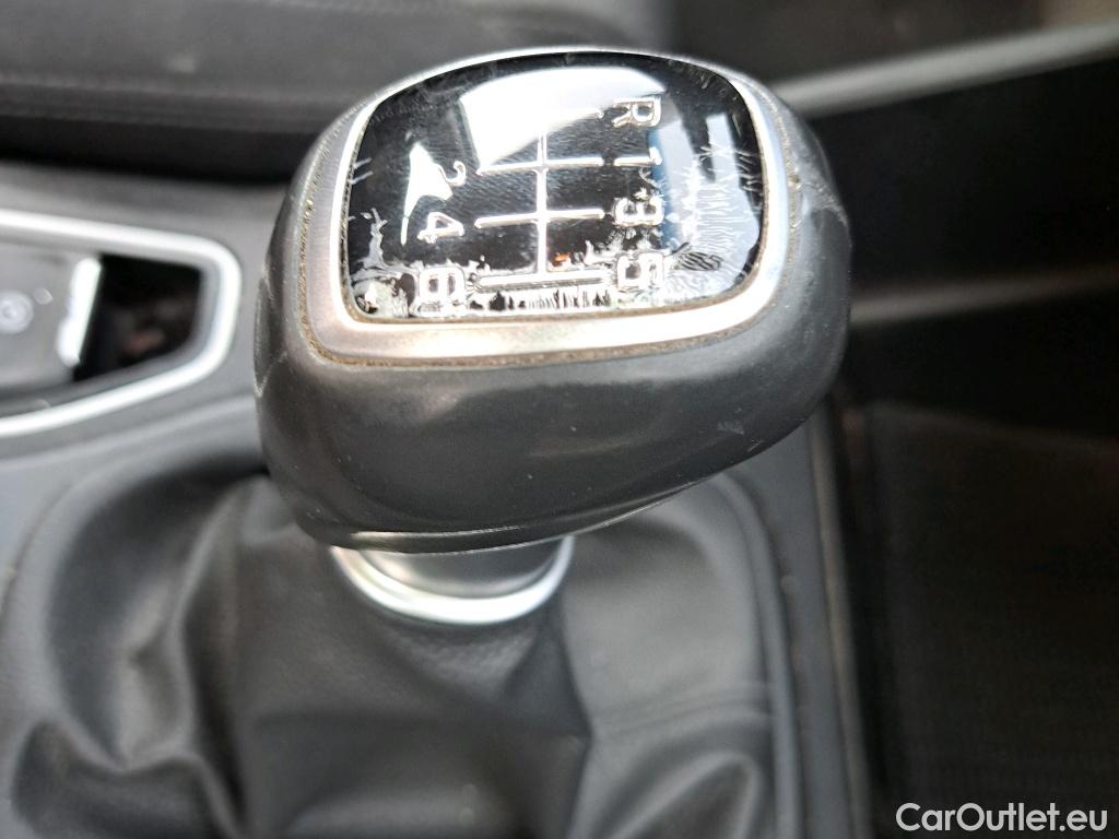  Hyundai  Tucson HYUNDAI  / 2018 / 5P / todoterreno  CRDI 1.6 116 CV 48V 4X2 SLE(SP)(SL) #38