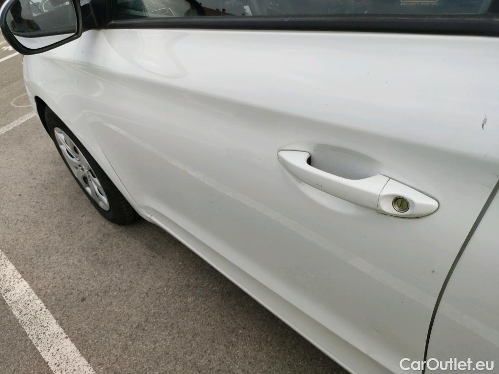  Hyundai  i20 HYUNDAI  / 2018 / 5P / berlina con portón 1.0 TGDI 74kW (100CV) Essence LE(SP)(SL) #49