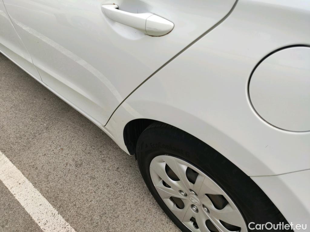  Hyundai  i20 HYUNDAI  / 2018 / 5P / berlina con portón 1.0 TGDI 74kW (100CV) Essence LE(SP)(SL) #45